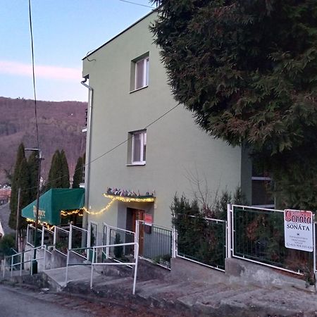 Garni Hotel Sonata Martinske Hole Exterior photo
