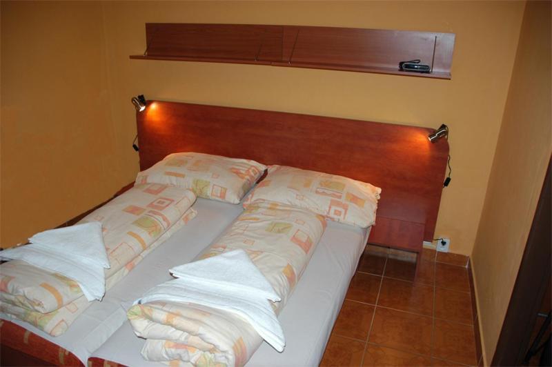 Garni Hotel Sonata Martinske Hole Room photo
