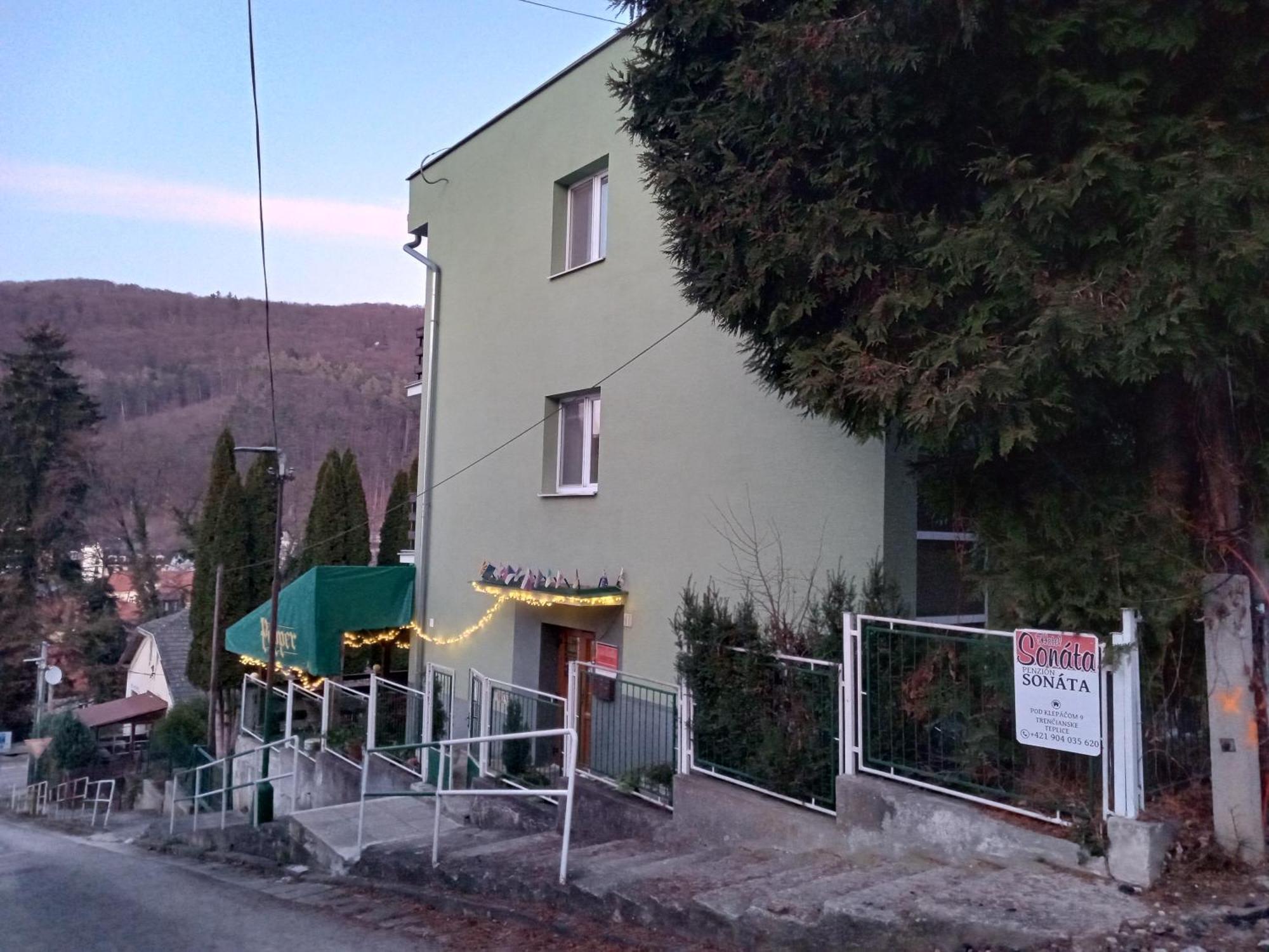 Garni Hotel Sonata Martinske Hole Exterior photo