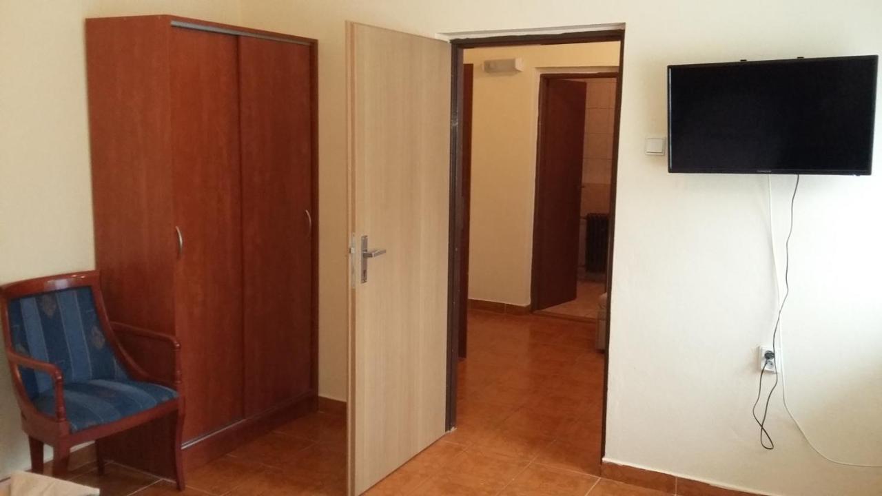 Garni Hotel Sonata Martinske Hole Exterior photo